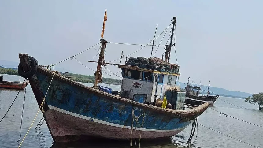Maharashtra : नाव पलटने से तीन मछुआरे लापता, तलाश जारी