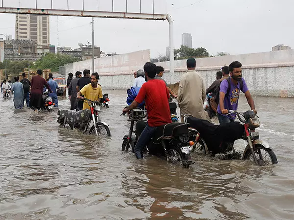 पाकिस्तान में मानसून की तीव्रता बढ़ने की आशंका, शहरी इलाकों में बाढ़ और भूस्खलन की आशंका
