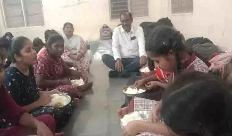 छात्रों को गुणवत्तापूर्ण भोजन उपलब्ध कराया जाना चाहिए: रमेश