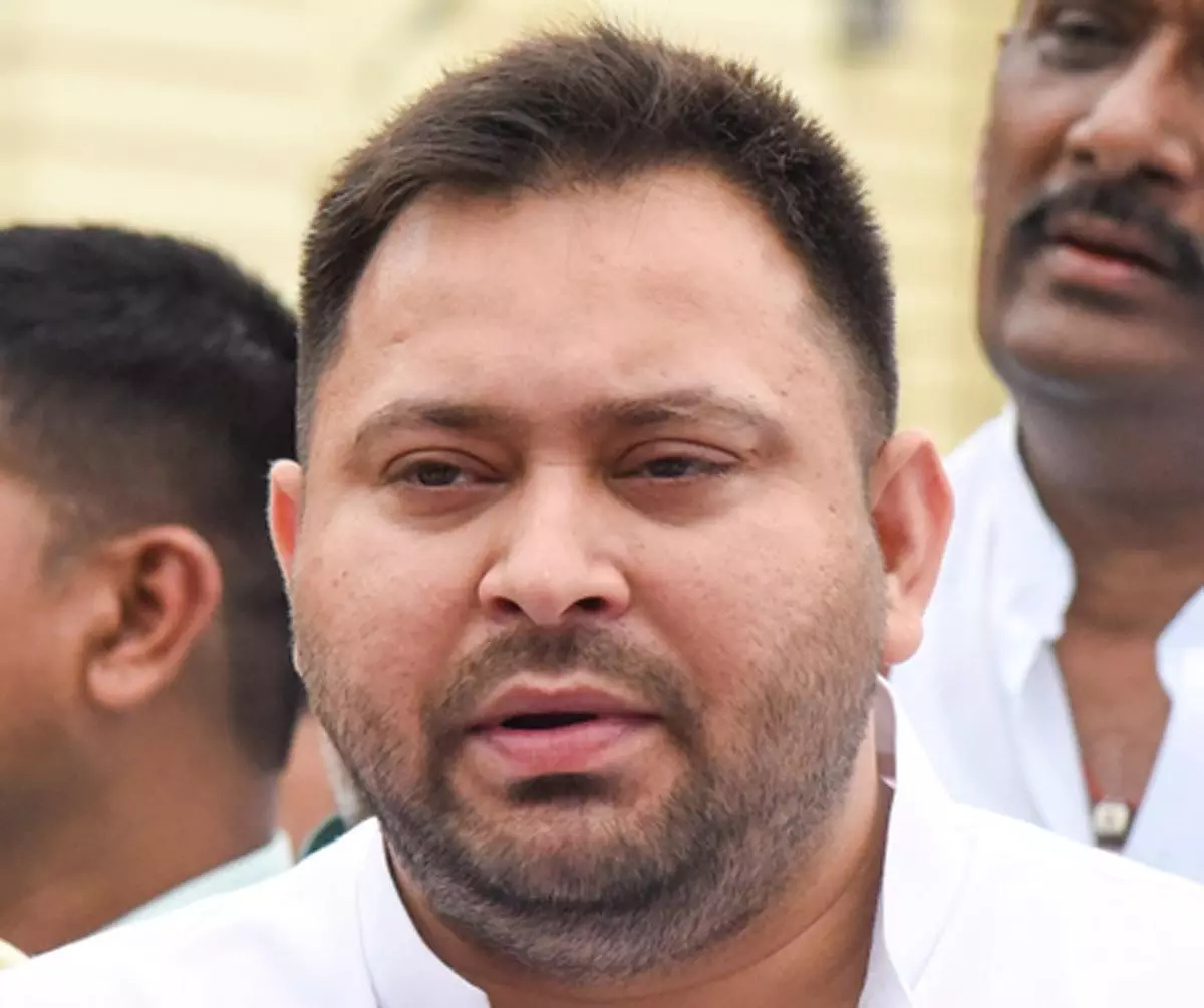 तेजस्वी ने नीतीश सरकार को बताया नकलची और दृष्टिहीन