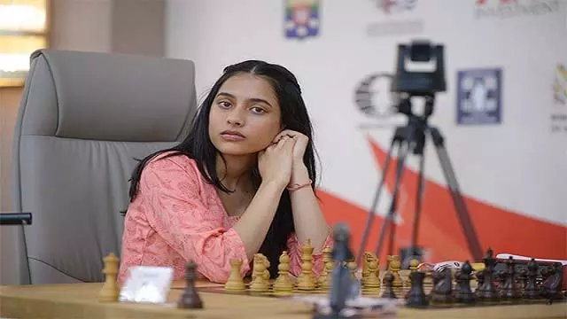 सचिन तेंदुलकर ने दिव्या देशमुख को दी वर्ल्ड कप जीत की बधाई
