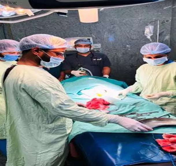 सिम्स में सोनोग्राफी की मदद से निकाले गए लोहे के चार तार, 10 वर्षीय बालक के पैर दर्द से मिली राहत