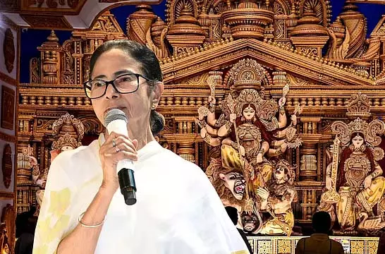 ममता ने दुर्गा पूजा समितियों को 1 लाख 10 हजार टका का सरकारी अनुदान देने की घोषणा की