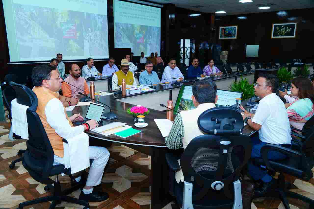 धामी ने ली उत्तराखण्ड क्षतिपूर्ति वनीकरण निधि प्रबंधन एवं योजना प्राधिकरण की बैठक