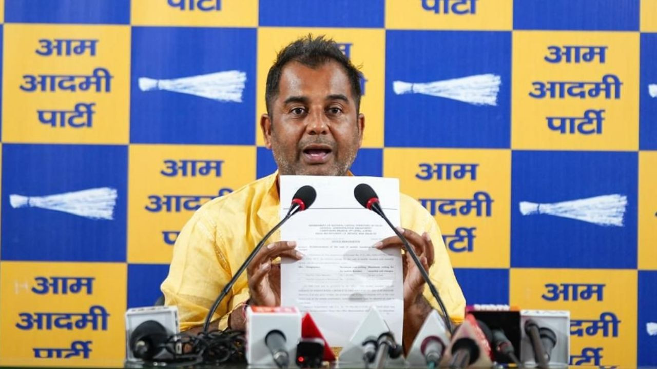 दिल्ली में बीजेपी सरकार द्वारा मुख्यमंत्री और मंत्रियों के लिए महंगे...