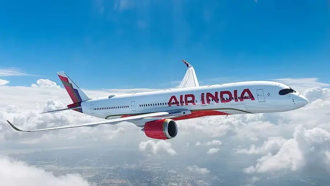 फ्लाइट एआई-187, बोइंग 777, 14 जून को सुबह 2.56 बजे इंदिरा गांधी अंतर्राष्ट्रीय...