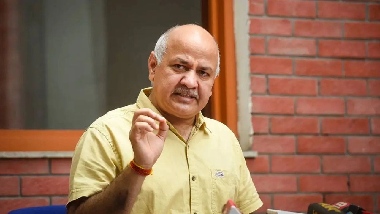 आम आदमी पार्टी (AAP) ने दिल्ली में पुरानी गाड़ियों को सड़कों से हटाने के...