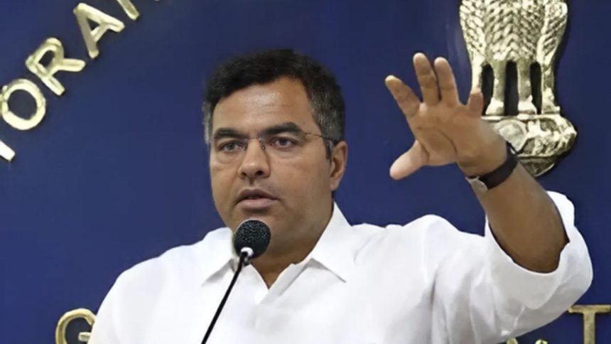 दिल्ली सरकार ने एक बड़े प्रशासनिक सुधार की दिशा में कदम बढ़ाते हुए लोक...