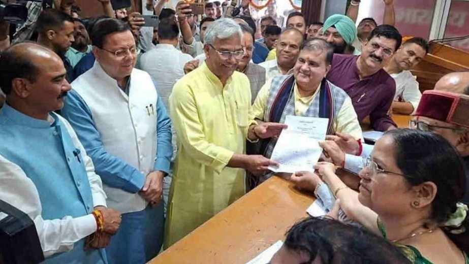 उत्तराखंड: महेंद्र भट्ट का दोबारा प्रदेश अध्यक्ष बनना तय, किया नामांकन, सीएम सहित वरिष्ठ नेता रहे मौजूद