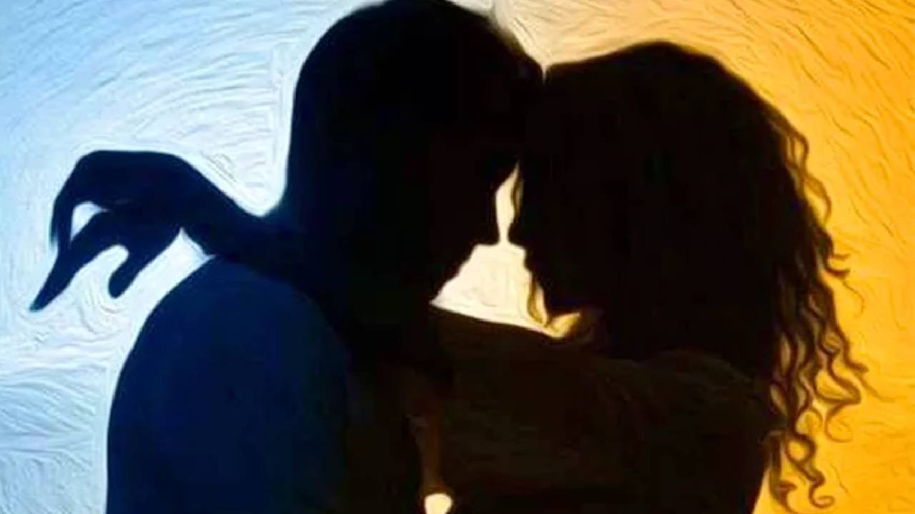 मृतक रंजीत कुमार यादव (30), हरिहरपुर गांव के निवासी, पुलिस चौकी के बाहर...