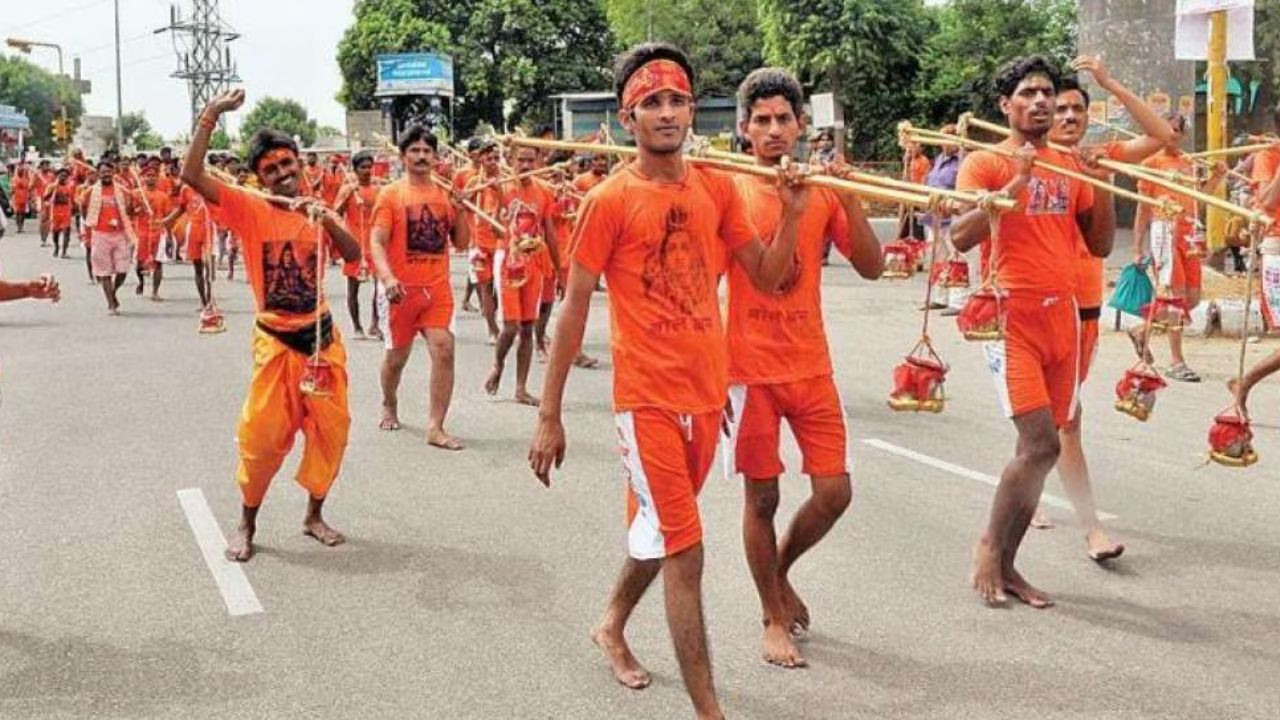 मेरठ में सोमवार को कांवड़ियों ने एक स्कूल बस से मामूली टक्कर के बाद जमकर...