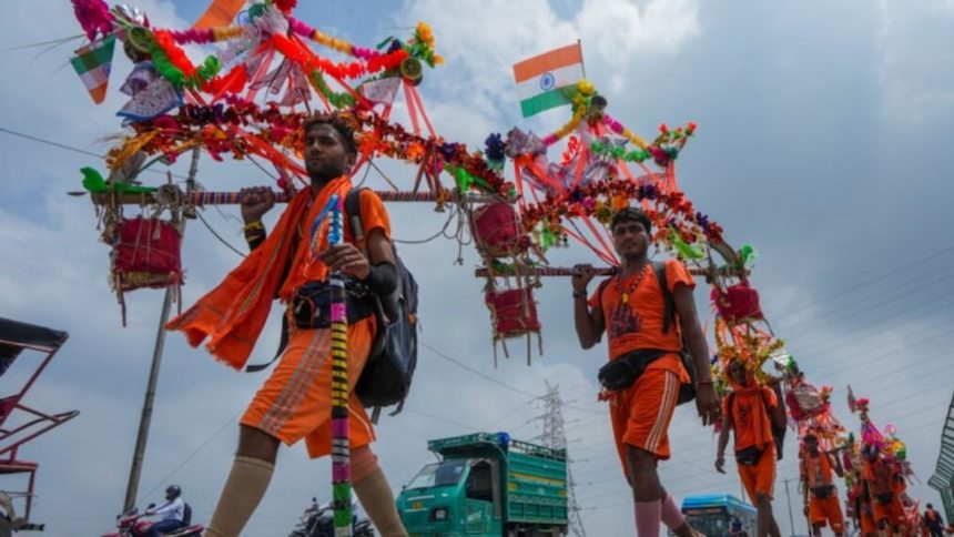 Delhi Kanwar Yatra: दिल्ली में कांवड़ यात्रा स्थानीय लोगों के लिए परेशानी का सबब बन...