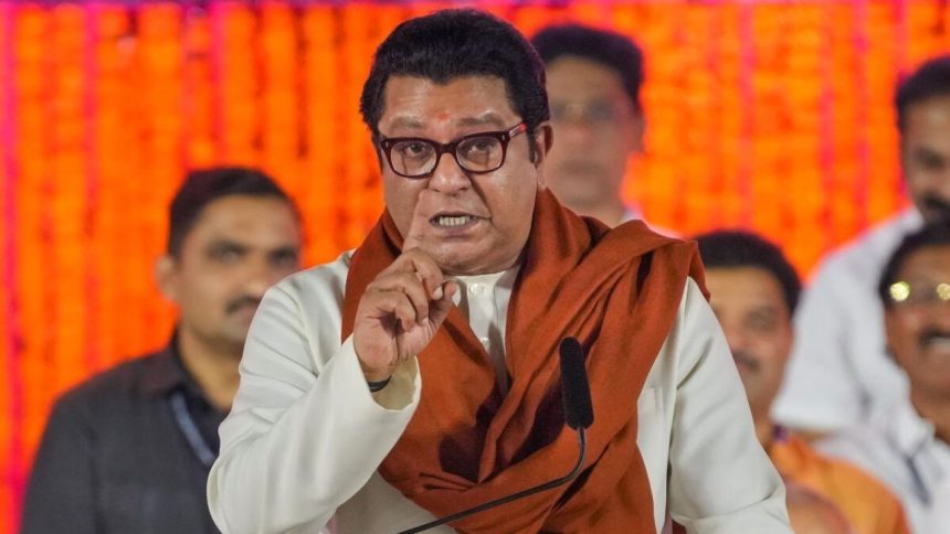 ठाकरे ने चेतावनी दी कि अगर कक्षा 1 से 5 तक हिंदी को अनिवार्य किया गया, तो उनकी...
