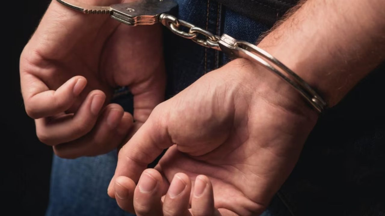 गुरुग्राम में पुलिस ने 8 बांग्लादेशी नागरिकों को फर्जी दस्तावेजों के साथ...