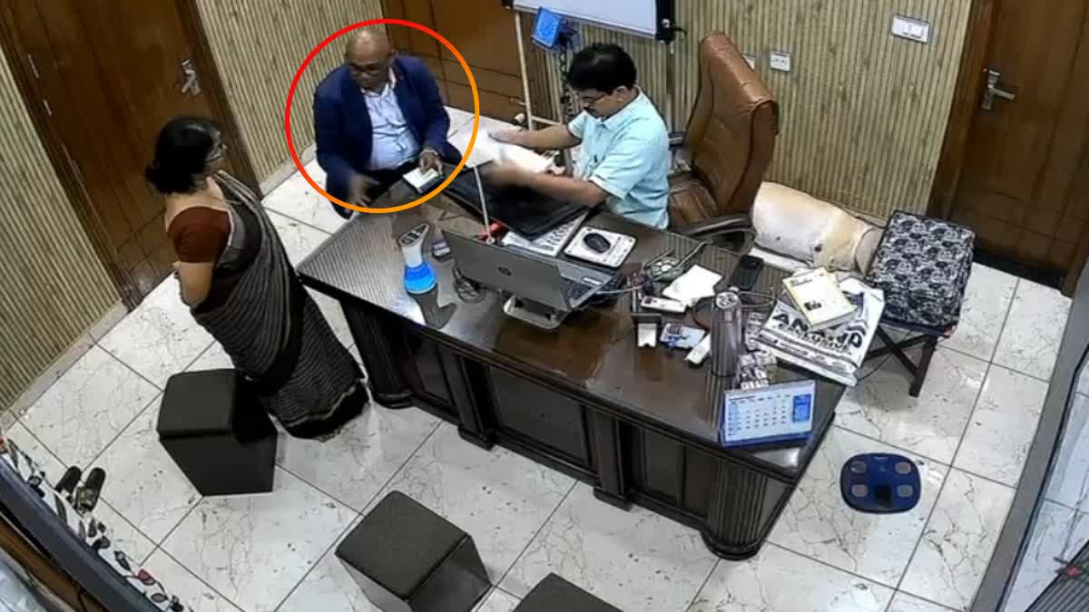 उत्तराखंड: नकली CBI अधिकारी ने डॉक्टर के घर मारी रेड, 2 घंटे तक खंगाला हाउस, नहीं मिला कैश तो धमकी देकर हुआ फरार