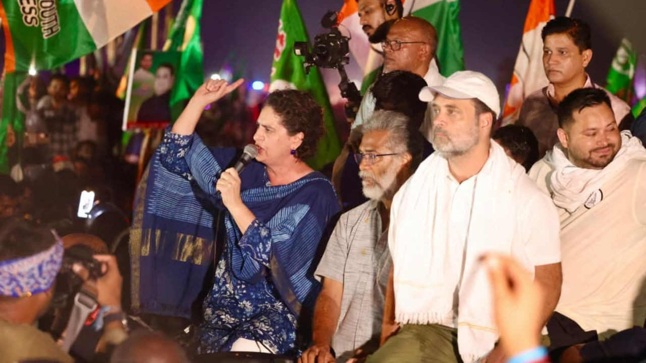वायनाड से लोकसभा सांसद प्रियंका गांधी ने कहा,'' लोकसभा चुनाव में कह रहे थे,...