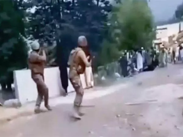 पश्तून प्रदर्शनकारियों पर पाकिस्तानी सेना की गोलीबारी में 7 की मौत, 20 घायल