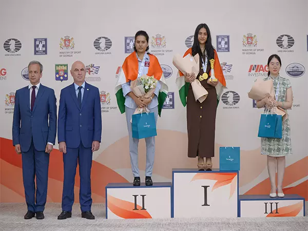 "मैं अपनी बहन, परिवार और कोच को श्रेय देना चाहती हूं": 2025 फिडे महिला विश्व कप विजेता दिव्या देशमुख
