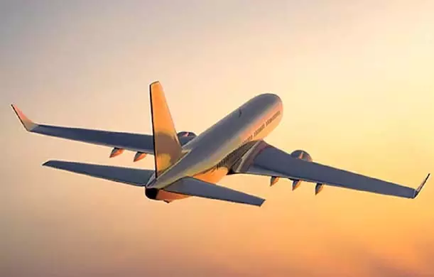 फ्लाइट में झटके, 25 यात्री हुए घायल