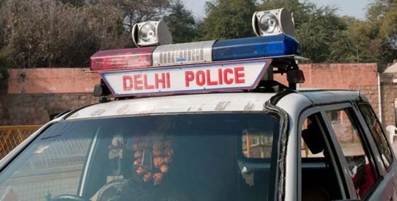 छात्र की अवैध हिरासत: 8 पुलिसकर्मियों पर जांच के आदेश