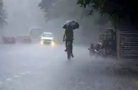 UP Weather:सावधान, कई जिलों में भारी बारिश की चेतावनी जारी