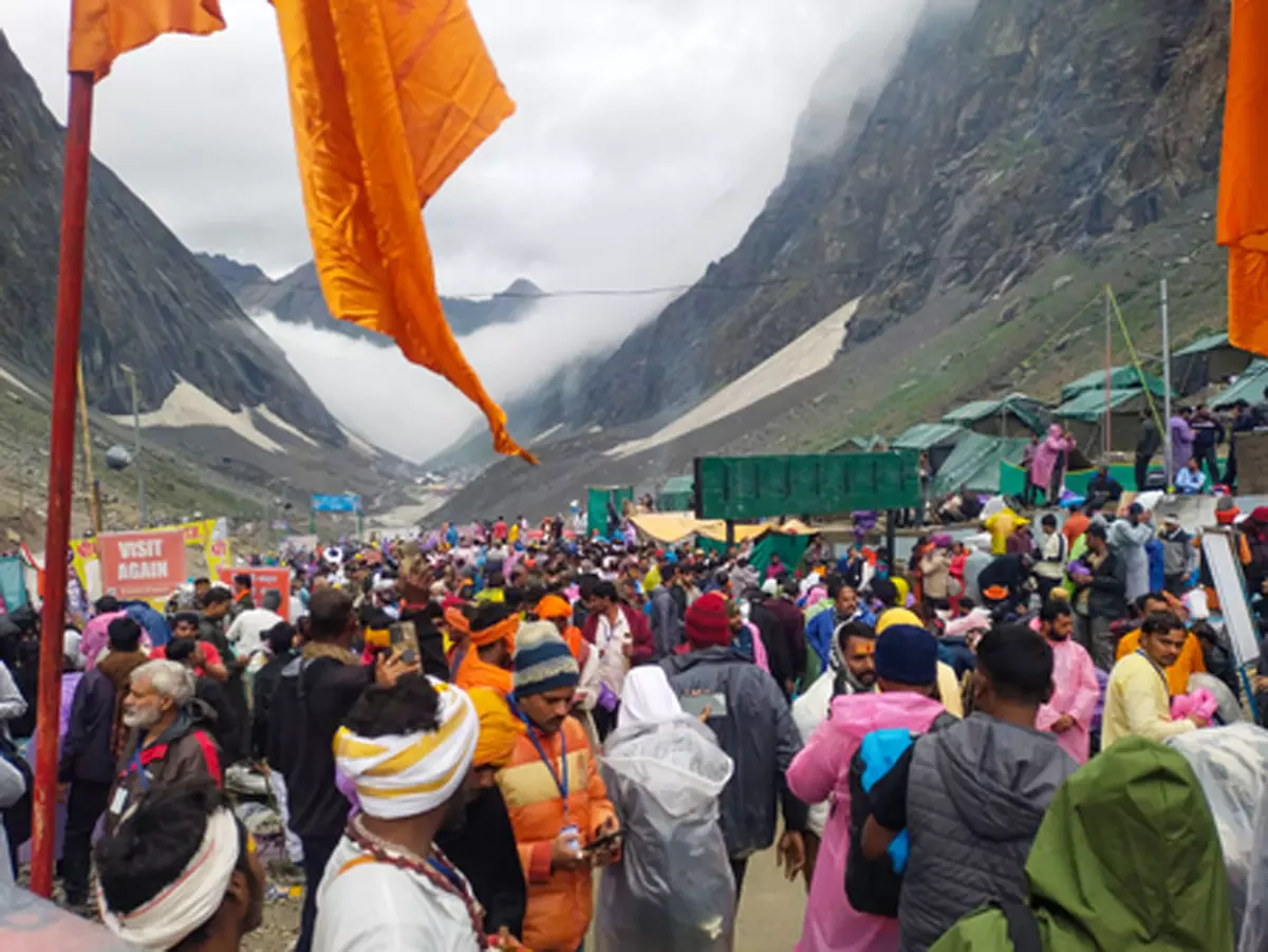 खराब मौसम के कारण अमरनाथ यात्रा समय से पहले स्थगित