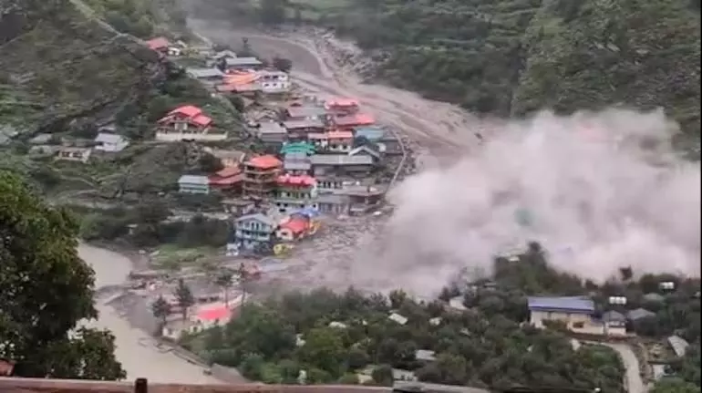 Uttarkashi में बादल फटने से भीषण बाढ़