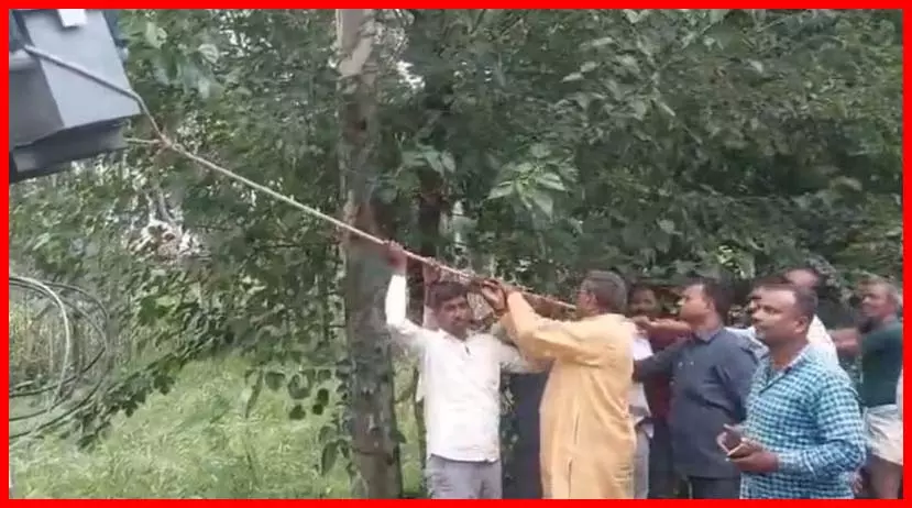 JE पर गिरी गाज, मंत्री से की अभद्रता