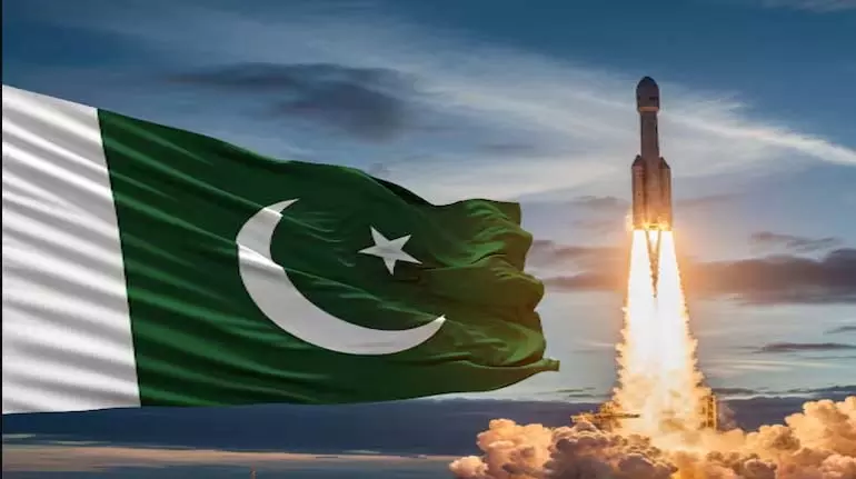 Pakistan की नज़र चीन की मदद से 2035 में चाँद पर उतरने पर