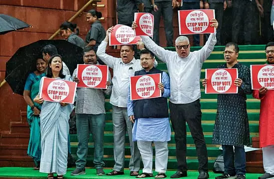 Trinamool ने अजीब अपील के लिए एसआईआर की कड़ी आलोचना की