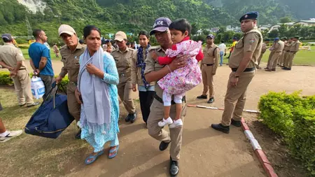उत्तरकाशी आपदा: धराली में अब तक 367 लोगों का रेस्क्यू, हेलीकॉप्टरों से राहत अभियान तेज