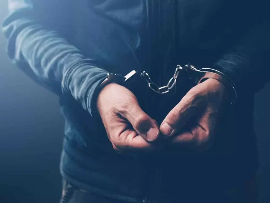 खमतराई थाना पुलिस की कार्रवाई, 2 किलो 950 ग्राम गांजा के साथ आरोपी गिरफ्तार | Action by Khamtarai police station, accused arrested with 2 kg 950 grams of ganja | खमतराई थाना पुलिस की कार्रवाई, 2 किलो 950 ग्राम गांजा के साथ आरोपी गिरफ्तार