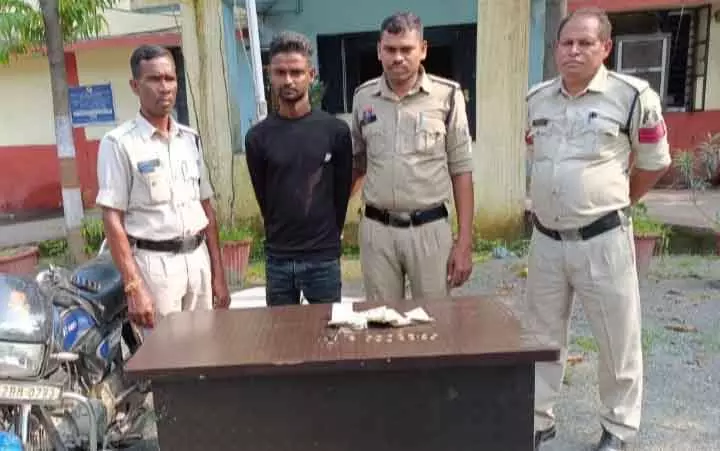 CG: तीन महिलाओं से मंगलसूत्र लूटने वाला आरोपी गिरफ्तार | CG: Accused who robbed mangalsutra from three women arrested | CG: तीन महिलाओं से मंगलसूत्र लूटने वाला आरोपी गिरफ्तार