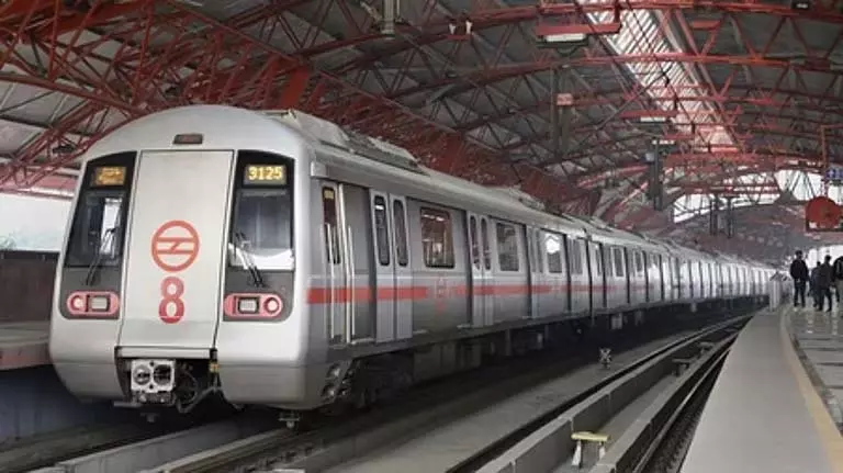 रक्षाबंधन पर भीड़ से निपटने के लिए मेट्रो ने दो दिनों में रिकॉर्ड 82 लाख चक्कर लगाए | To deal with the rush on Raksha Bandhan, the Metro made a record 82 lakh trips in two days  रक्षाबंधन पर भीड़ से निपटने के लिए मेट्रो ने दो दिनों में रिकॉर्ड 82 लाख चक्कर लगाए