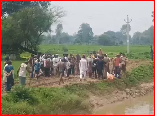 महिला ने 3 मासूम बच्चों संग नहर में लगाई छलांग, मंजर देख सिहर गए लोग | A woman jumped into the canal with 3 innocent children | महिला ने 3 मासूम बच्चों संग नहर में लगाई छलांग