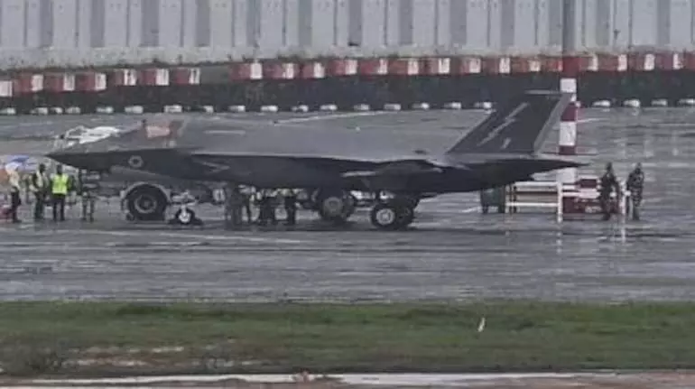 UK F-35B लड़ाकू विमान की जापान में आपातकालीन लैंडिंग
