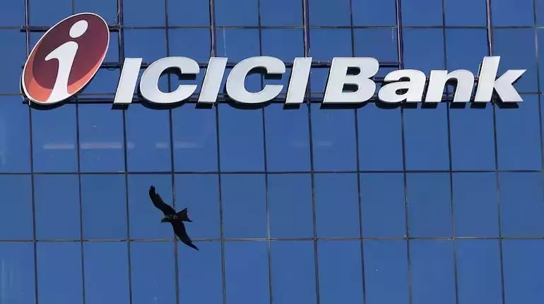 ICICI Bank ने पिछले तीन वित्तीय वर्षों में निजी समकक्ष बैंकों के बीच सबसे कम एट्रिशन रेट दर्ज किया