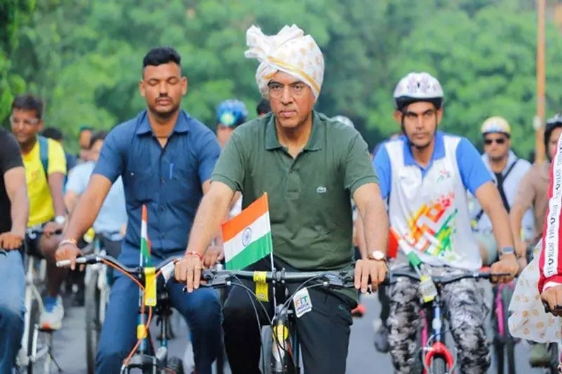 केंद्रीय मंत्री मंडाविया ने &lsquo;फिट इंडिया संडे ऑन साइकिल&rsquo; के दिल्ली संस्करण का नेतृत्व किया | Union Minister Mandaviya leads Delhi edition of 'Fit India Sunday on Cycle'  केंद्रीय मंत्री मंडाविया ने &lsquo;फिट इंडिया संडे ऑन साइकिल&rsquo; के दिल्ली संस्करण का नेतृत्व किया