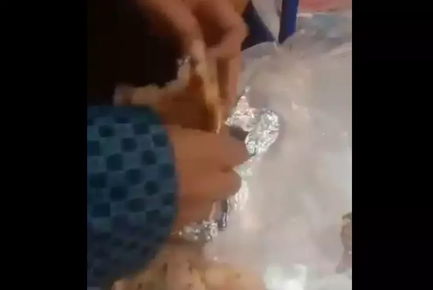 ढाबा चर्चा में आया! वीडियो ने मचाई खलबली | Dhaba came into discussion! The video caused a stir | ढाबा चर्चा में आया! वीडियो ने मचाई खलबली