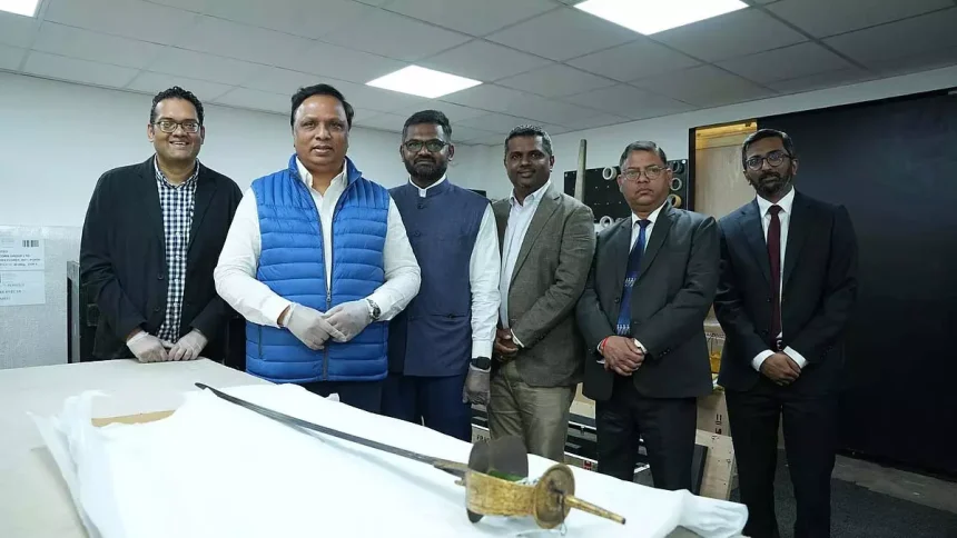 महाराष्ट्र ने लंदन नीलामी में रघुजी भोसले की ऐतिहासिक तलवार हासिल की | महाराष्ट्र ने लंदन नीलामी में रघुजी भोसले की ऐतिहासिक तलवार हासिल की,Maharashtra acquires Raghuji Bhosale's historic sword at London auction
