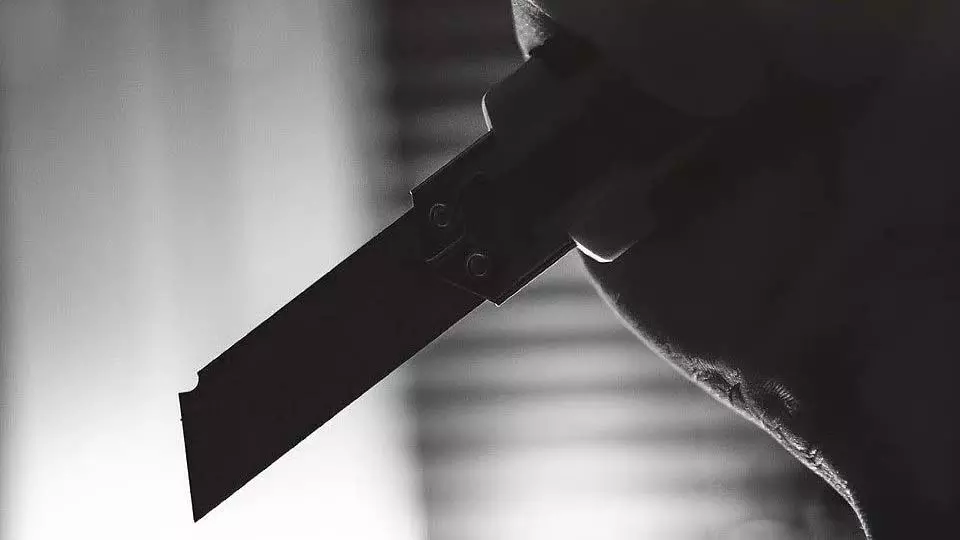 Bhopal: मदरसा छात्र और पिता ने दोस्त पर पेपर कटर से किया हमला | Bhopal: मदरसा छात्र और पिता ने दोस्त पर पेपर कटर से किया हमला,Bhopal: Madrasa student and father attacked friend with paper cutter