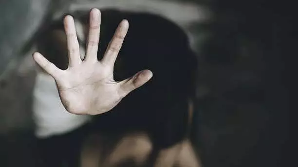 व्यक्ति पर नाबालिग से बलात्कार और POCSO उल्लंघन का आरोप | व्यक्ति पर नाबालिग से बलात्कार और POCSO उल्लंघन का आरोप,Man accused of raping minor and violating POCSO