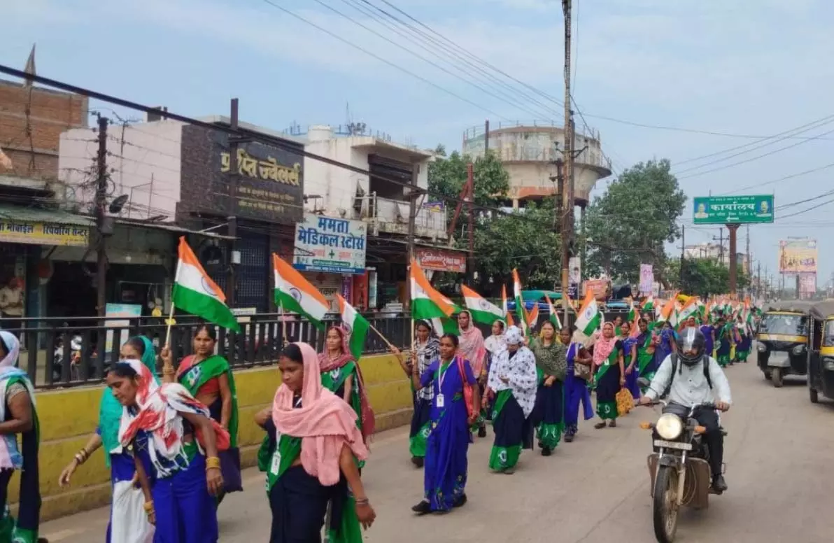 हर घर तिरंगा रैली: बीरगांव में स्वच्छता और देशभक्ति का सुंदर संगम | Every home tricolor rally: A beautiful confluence of cleanliness and patriotism in Birgaon | हर घर तिरंगा रैली: बीरगांव में स्वच्छता और देशभक्ति का सुंदर संगम