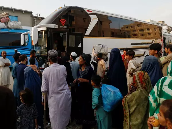 Peshawar में अफगान प्रवासियों पर कार्रवाई तेज