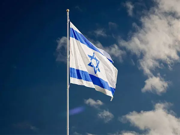 इज़राइल ने Gaza भेजे 320 ट्रक और यूएन ईंधन टैंकर