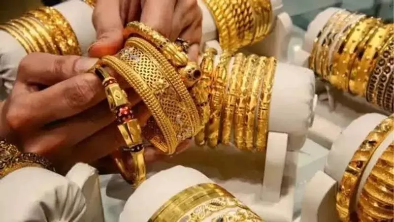 सोना 400 रुपये बढ़कर 1,01,420 रुपये पर, चांदी 1,500 रुपये बढ़ी
