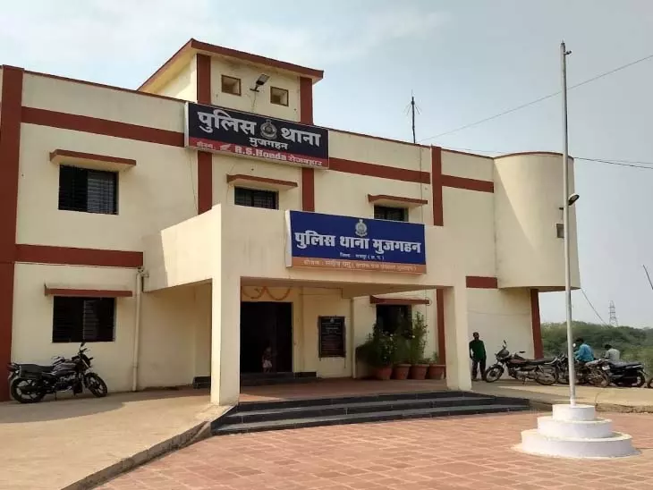गाड़ी रिफाइनेंस के विवाद पर खूनी हमला, पीड़ित गंभीर रूप से घायल | Bloody attack over car refinance dispute, victim seriously injured | गाड़ी रिफाइनेंस के विवाद पर खूनी हमला, पीड़ित गंभीर रूप से घायल
