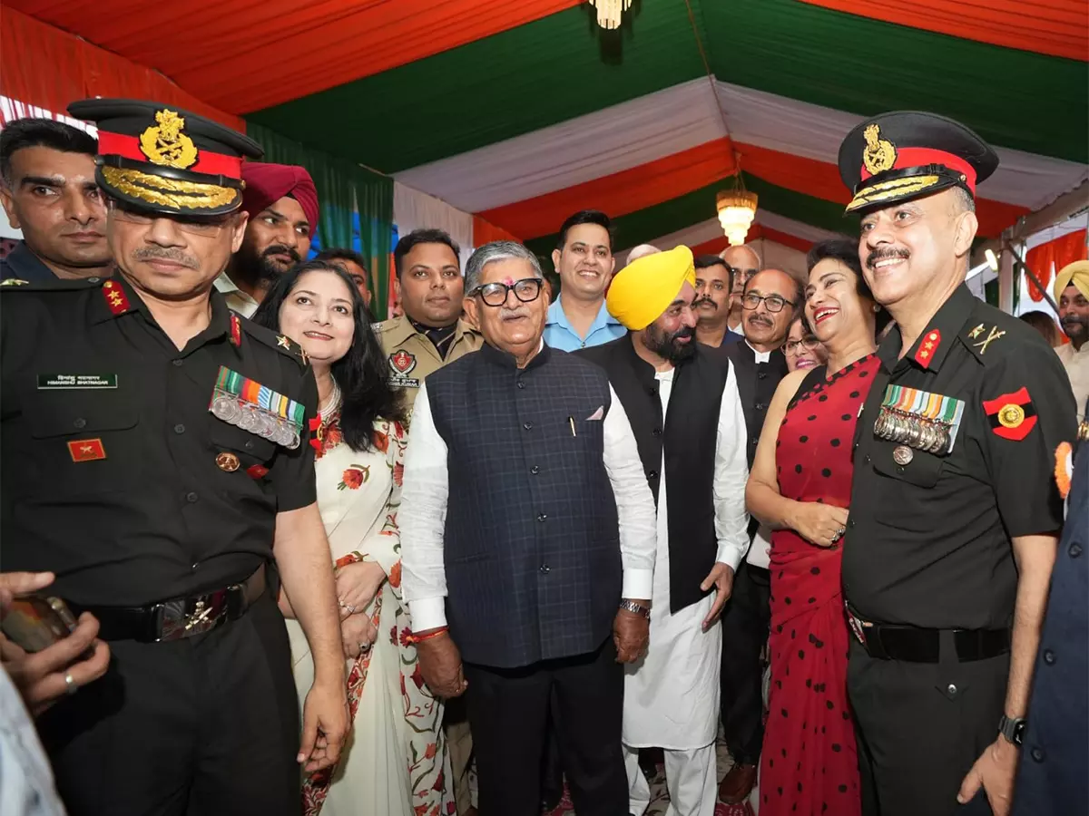 Punjab के राज्यपाल कटारिया ने पंजाब राजभवन में 'एट होम' रिसेप्शन का किया आयोजन | Punjab Governor Kataria hosts 'At Home' reception at Punjab Raj Bhawan