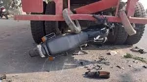 Moti Nagar:  थार से बाइक सवार कुचला, अगस्त में SUV से दूसरी मौत | Moti Nagar: Bike rider crushed by Thar, second death due to SUV in August  Moti Nagar:  थार से बाइक सवार कुचला, अगस्त में SUV से दूसरी मौत