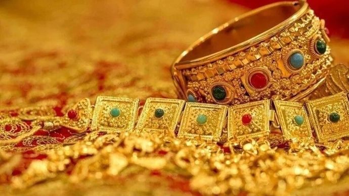 मजबूत तिमाही नतीजों के बावजूद 9% टूटा कल्याण ज्वैलर्स का स्टॉक! ब्रोकरेज अभी भी बुलिश - चेक करें टारगेट
